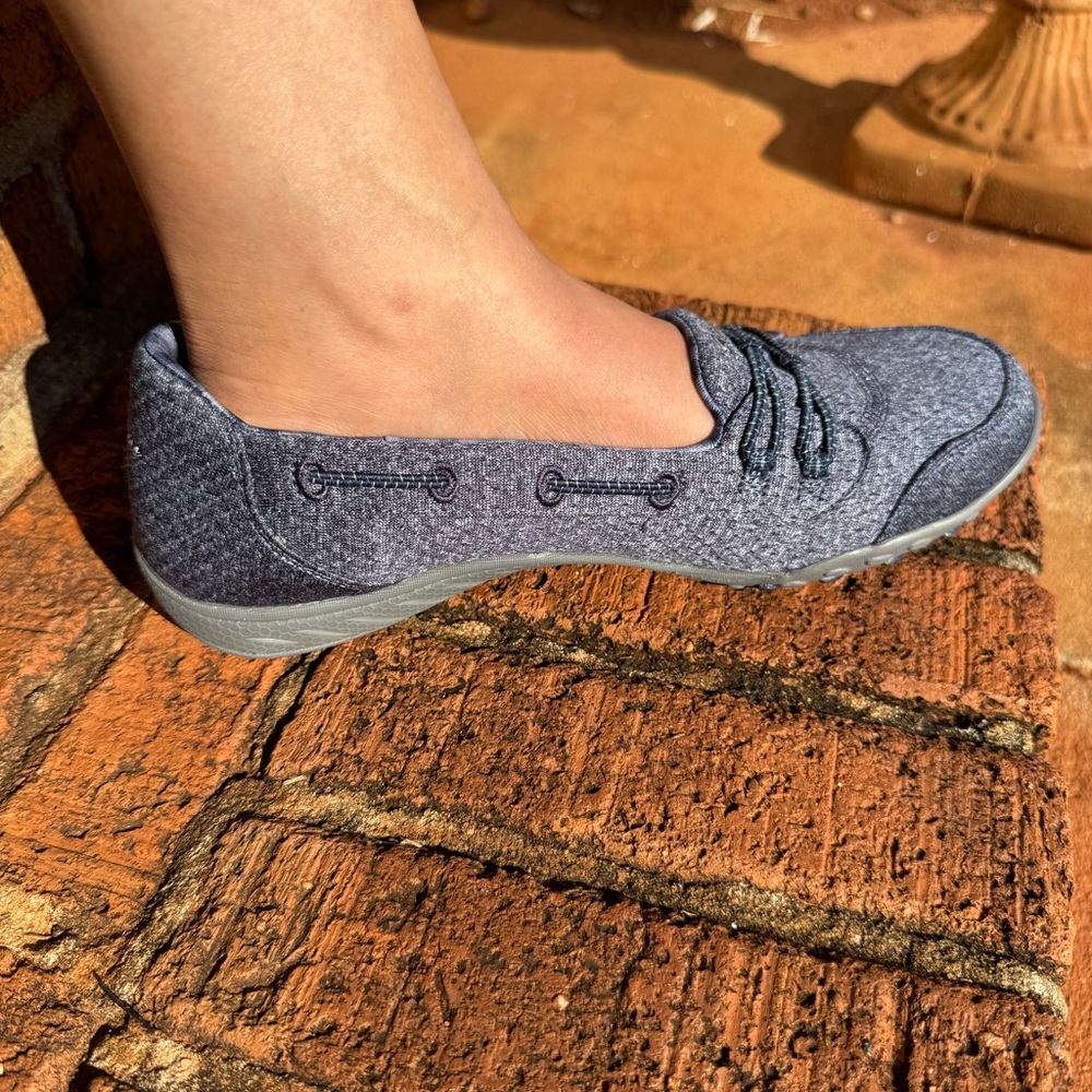 Skechers Breathe Easy Women's Navy Flats Size 9